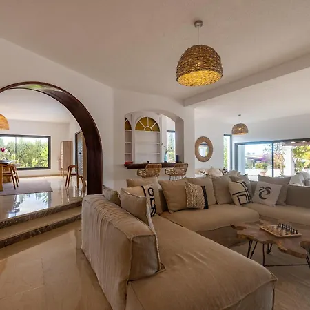 Villa Ravi By Eivillas